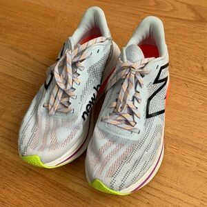 New Balance FuelCell SuperComp Trainer v2